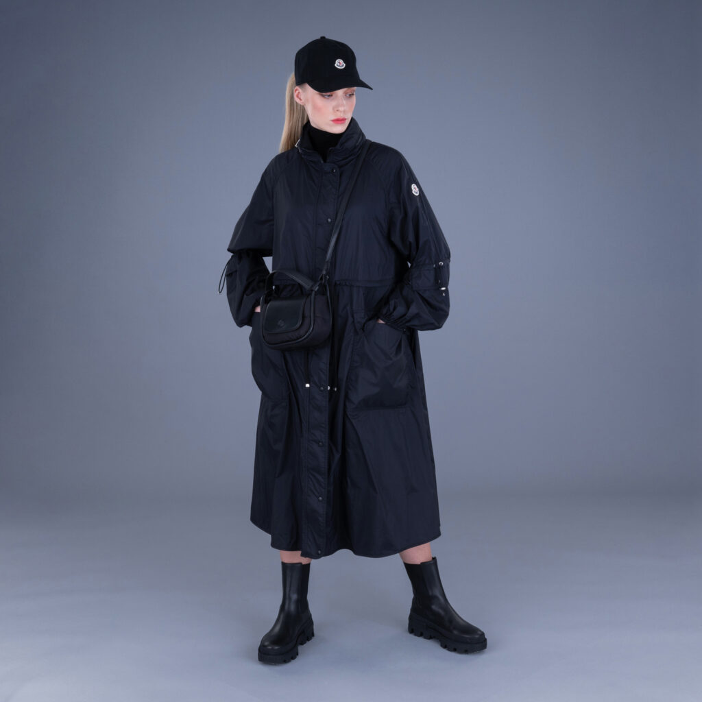 w20-moncler-cap-ss24-raincoat-black-rock-skirt-einkaufen-silbermann-fashion-dresden-store-shopping-shop-modehaus-luxury-1056