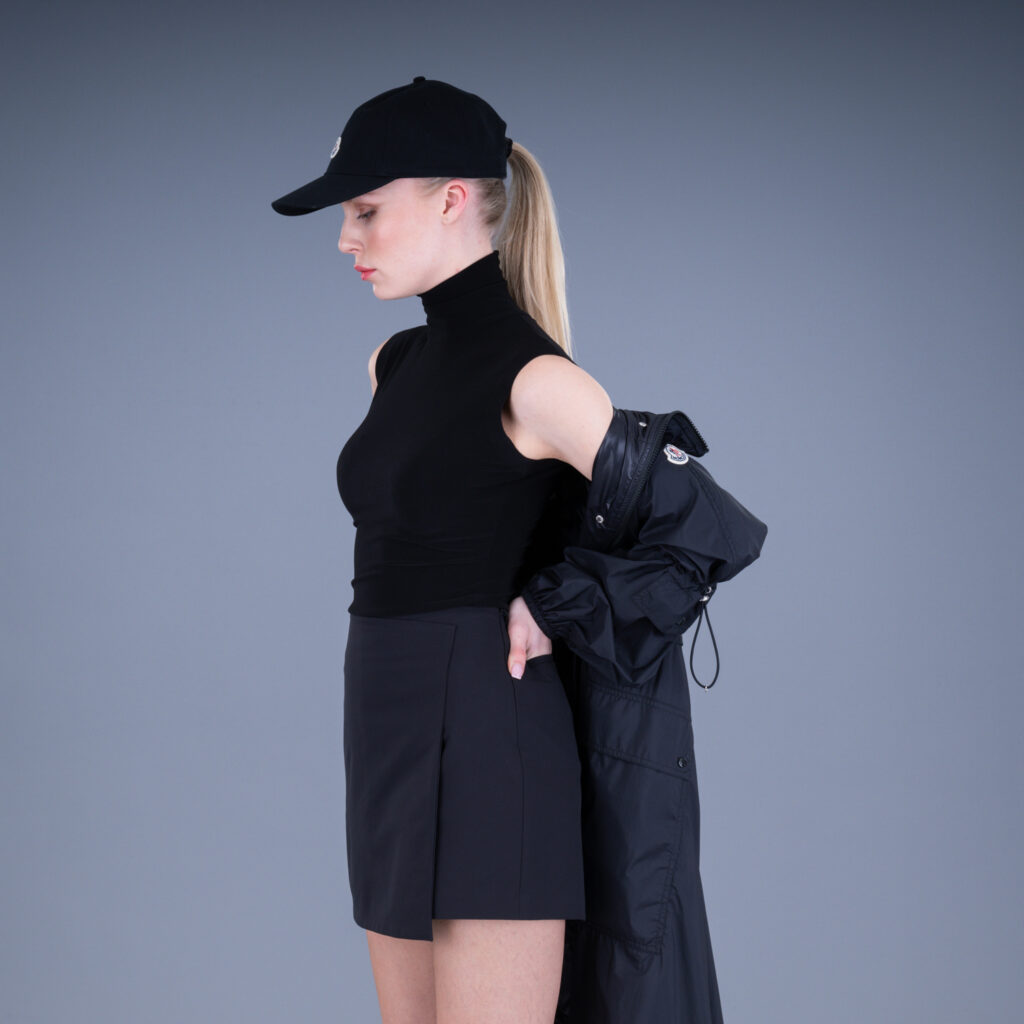 w21-moncler-cap-ss24-raincoat-black-rock-skirt-einkaufen-silbermann-fashion-dresden-store-shopping-shop-modehaus-luxury-1079
