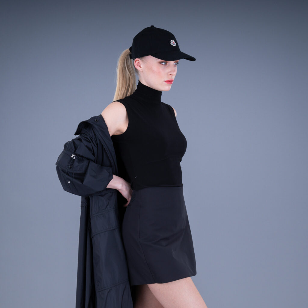 w21-moncler-cap-ss24-raincoat-black-rock-skirt-einkaufen-silbermann-fashion-dresden-store-shopping-shop-modehaus-luxury-1081