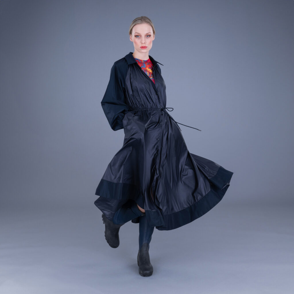 w25-aspesi-dress-regenjacke-trench-raincoat-einkaufen-silbermann-fashion-dresden-store-shopping-shop-modehaus-luxury-900